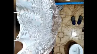 REAL BRAZIL TOILET PEEING