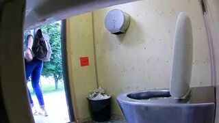 newstreettoilet-17