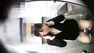 Kuri-Chan Toilet Voeur 02