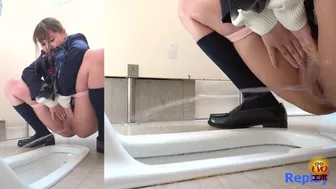 DLEE-366 01 Public toilet peeping - beautiful urinary axis of a school girl with tremendous momentum