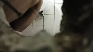 Spy WC: Wife pees while standing over the bowl