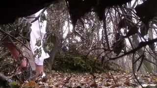 Girls pee in the park at the wedding 9