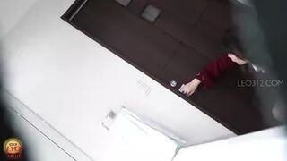 DLEE-281 03 Women undressing in a hurry and peeing naked in the shower