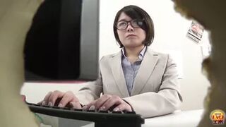 DLEE-172 03 Female office workers peeing on public toilet Multi view voyeur