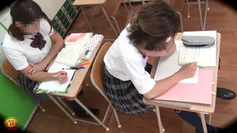 DLEE-190 01 Schoolgirls leaking in the classroom VOL 2