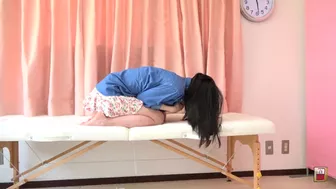 DLJG-352 03 Young Japanese girls peeing desperation