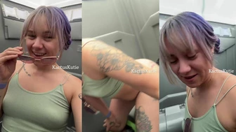kactuskutieVIPee - i had to pee in a port-a-potty on my road...