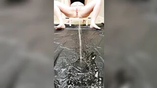 MidnightShow - Watch me absolutely explode with piss after...