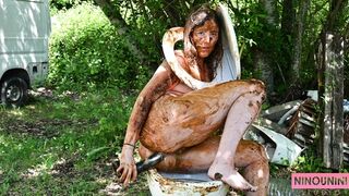 Ninounini - REAL HUMAN PUBLIC TOILET EATS SHIT (ENG SUBS)