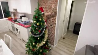 Yourfantasy6190 - Rocking around Christmas tree and farts