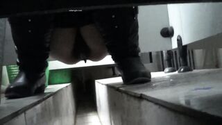 Chinese Girls Shitting 2