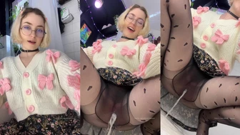 adorableamypee - hi! i'm here!