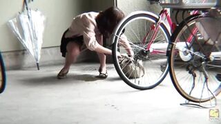 PM105 Outdoor shitting and pissing voyeur Nothing to wipe with! 01 (Pee)