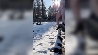 HugeBladderQueen - Long and fun pee!