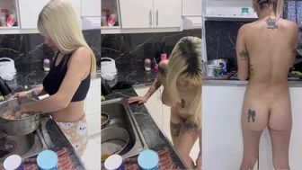 jazminvip - I pee while I clean the house