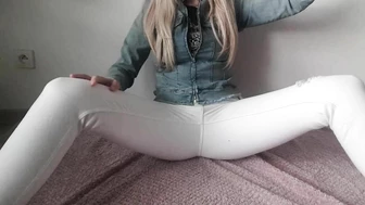 kinky_amy - Peeing in my white pants