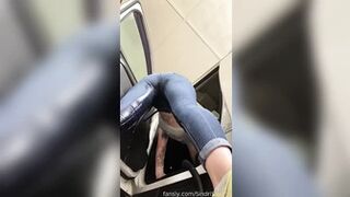 SindriSquirts - My nonchalant pee of the day ? let’s do a...