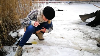 mischagoeswild - One of my favourite pee clips ever, a...