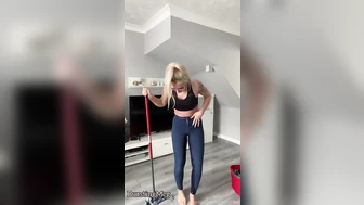 BurstingMeg - Wetting my jeans while cleaning...