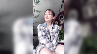 adorableamy - Convincing Your GF to Pee over Facetime a...