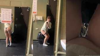 juicyygracee - Went to a market. Change room was a toilet....