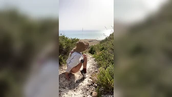 mischagoeswild - Pee in the nature reserve with a sea...