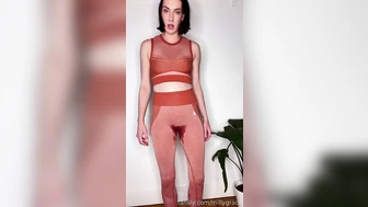 millygrace - my biggest piss play pissing my pants,...