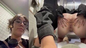 meowlenna - i made it to portland pee videos at the... - 1