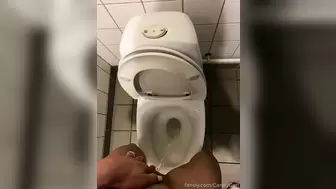 CandyGxrl - Real Girls pee standing #pee #public...