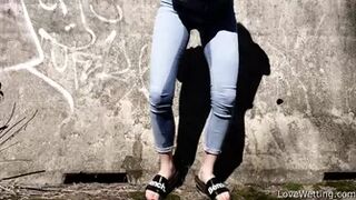 Akira Rose - Pissing Scene