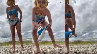 blushcolours - Well I couldn’t not take a video of me peeing as...