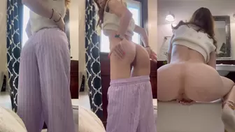 pikablizzardd - Playing with my long and juicy pee stream with... - 2