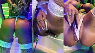 XbunnyXkissesX - Happy New Year I Brought the Champaign, Let’s...