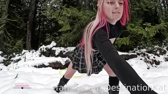 DestinationKat - Peeing In The Snow Includes multiple clips of...