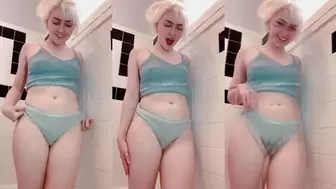 adorableamy - wetting my grey panties - 1min all-access amy...