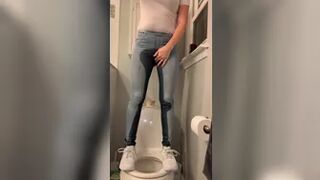 Wet Scarlet - Almost Made It! Scarlet Soaks Her Jeans Over The Toilet!