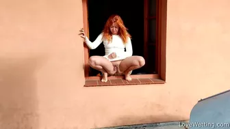Snow White - Pissing scene