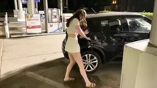 Peachypoppy - Pissing While Pumping Gas