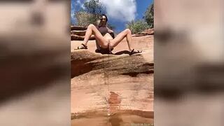 StephInSpace - Peeing On Rock