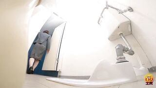 DLEE-758 06 Company shame: colleagues can hear office lady farting and diarrhea