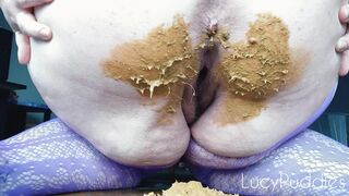 LucyPuddles - First Date Face-Shitting