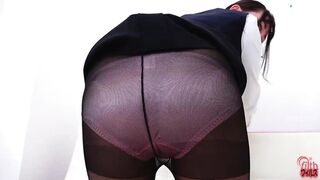 DLFF-467 03 Standing farts with buttcheeks open.
