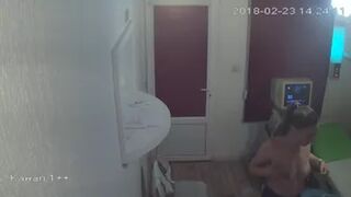 hz_In the doctors office_30