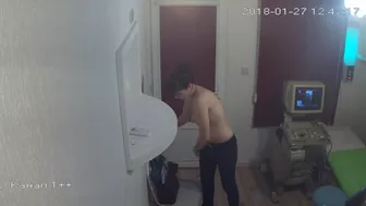 hz_In the doctors office_9