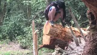 Missellie8 (aka Ellie Shae) - Peeing Outside