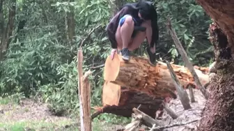 Missellie8 (aka Ellie Shae) - Peeing Outside