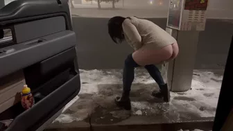 Not_Anna - Desperate Milf Takes Huge Public Piss Behind Gas Station