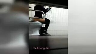 TW_Toilet_Shooting_3