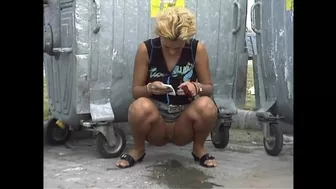 Solo Pee Girls Tamara B