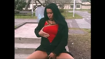 Solo Pee Girls - Gabriella First Time Pee